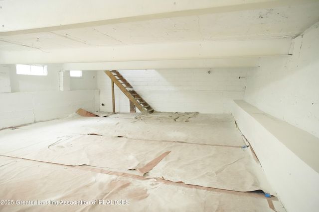 111 E Grand River Avenue, Portland, MI 48875