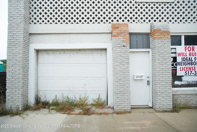 111 E Grand River Avenue, Portland, MI 48875