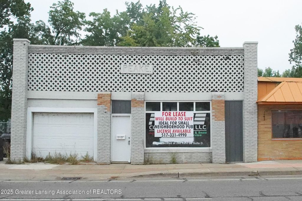 111 E Grand River Avenue, Portland, MI 48875