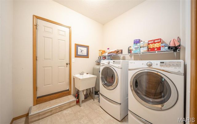 26287 Radcliff Road, Richland, MO 65556