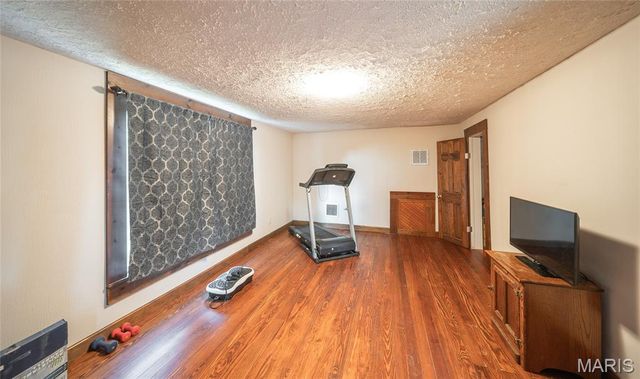 26287 Radcliff Road, Richland, MO 65556