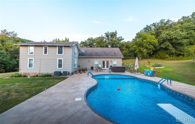 26287 Radcliff Road, Richland, MO 65556