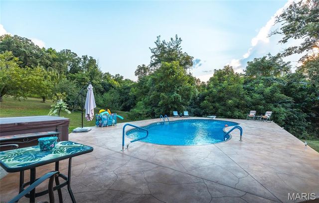 26287 Radcliff Road, Richland, MO 65556