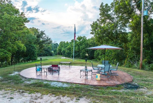 26287 Radcliff Road, Richland, MO 65556