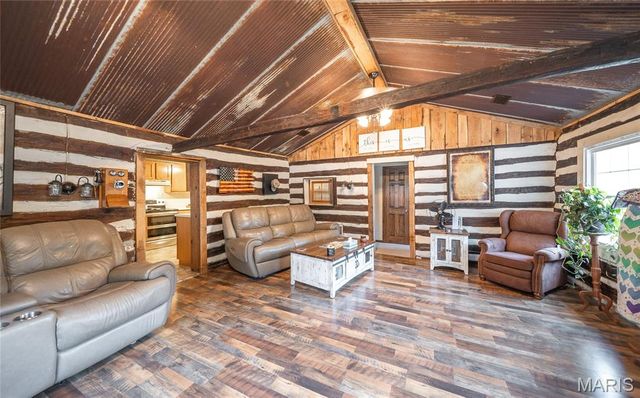 26287 Radcliff Road, Richland, MO 65556