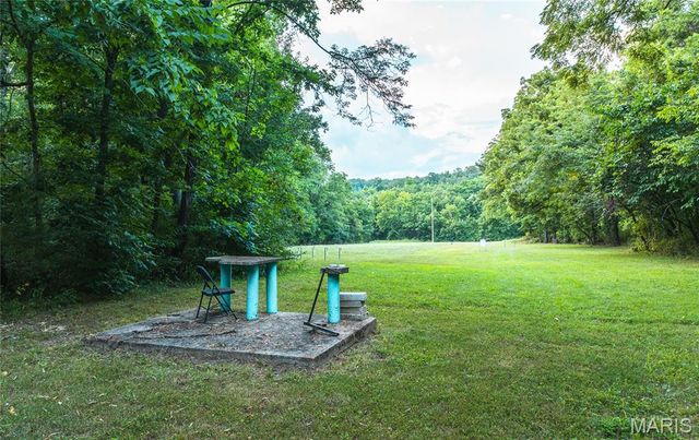 26287 Radcliff Road, Richland, MO 65556