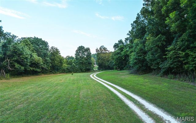 26287 Radcliff Road, Richland, MO 65556