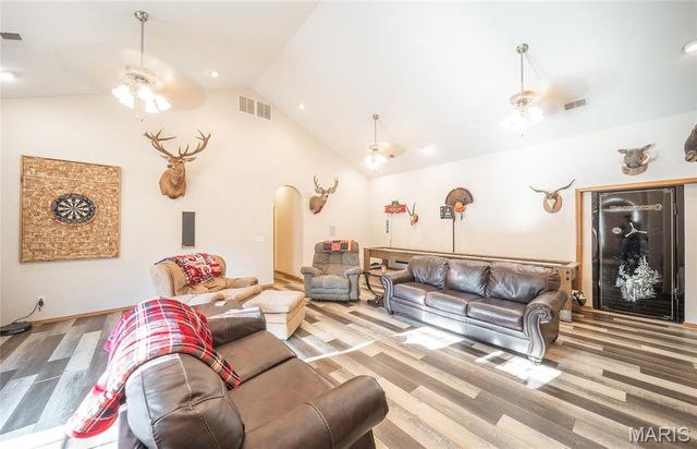 26287 Radcliff Road, Richland, MO 65556