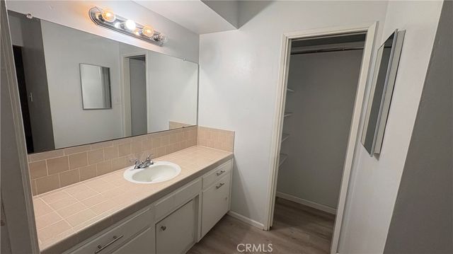 2004 Julian, Bakersfield, CA 93304