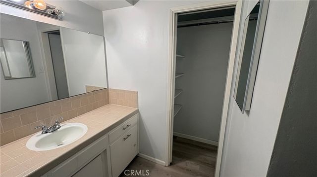 2004 Julian, Bakersfield, CA 93304