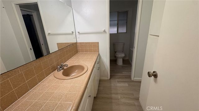 2004 Julian, Bakersfield, CA 93304
