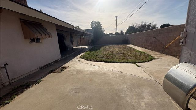 2004 Julian, Bakersfield, CA 93304