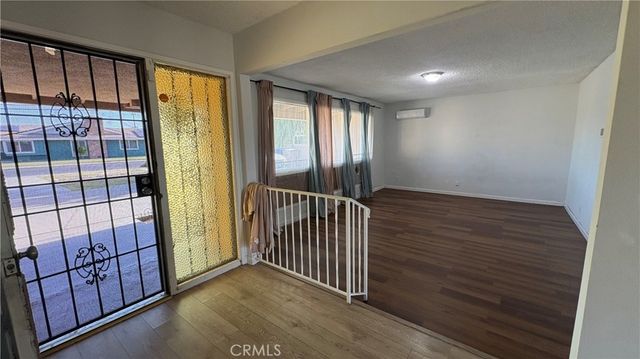 2004 Julian, Bakersfield, CA 93304