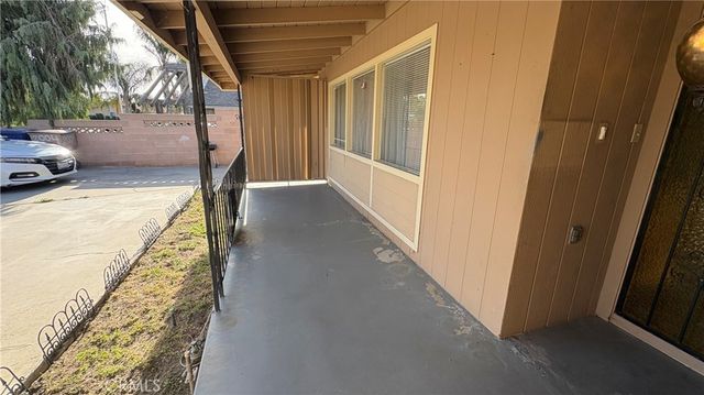 2004 Julian, Bakersfield, CA 93304