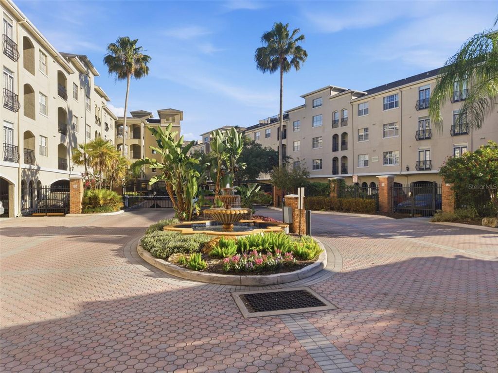501 KNIGHTS RUN AVENUE 1332, Tampa, FL 33602