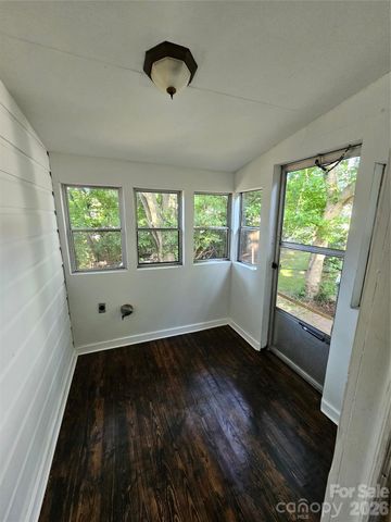 1129 W 5th Avenue, Gastonia, NC 28052