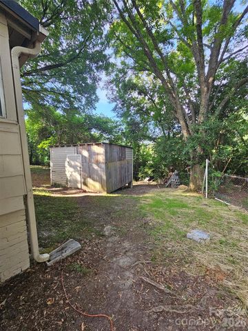 1129 W 5th Avenue, Gastonia, NC 28052