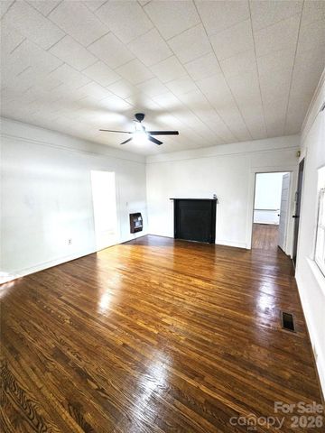 1129 W 5th Avenue, Gastonia, NC 28052