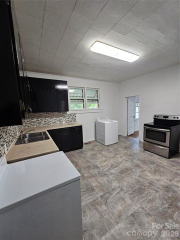 1129 W 5th Avenue, Gastonia, NC 28052