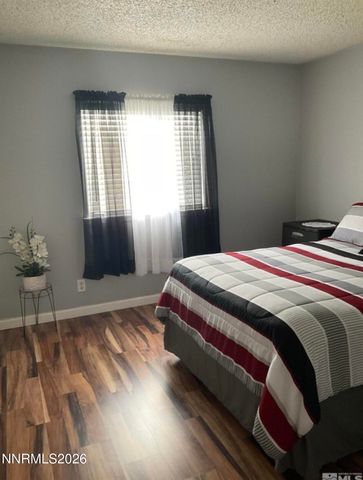 220 Parkland Way, Fernley, NV 89408