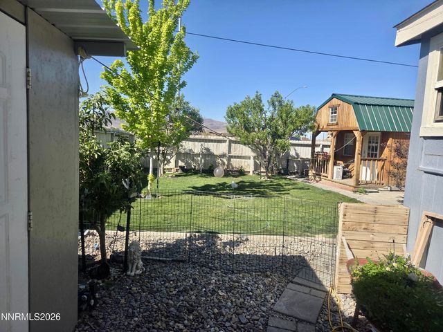 220 Parkland Way, Fernley, NV 89408