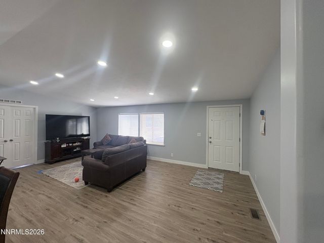 220 Parkland Way, Fernley, NV 89408