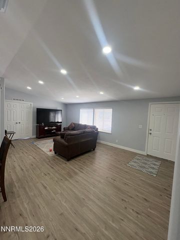 220 Parkland Way, Fernley, NV 89408
