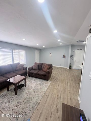 220 Parkland Way, Fernley, NV 89408