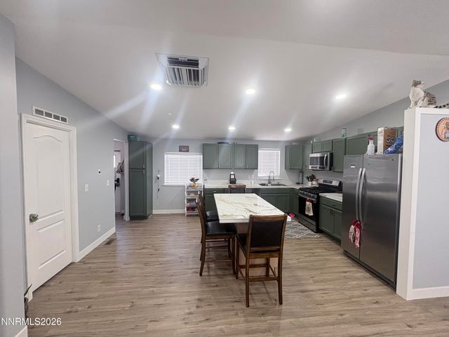 220 Parkland Way, Fernley, NV 89408