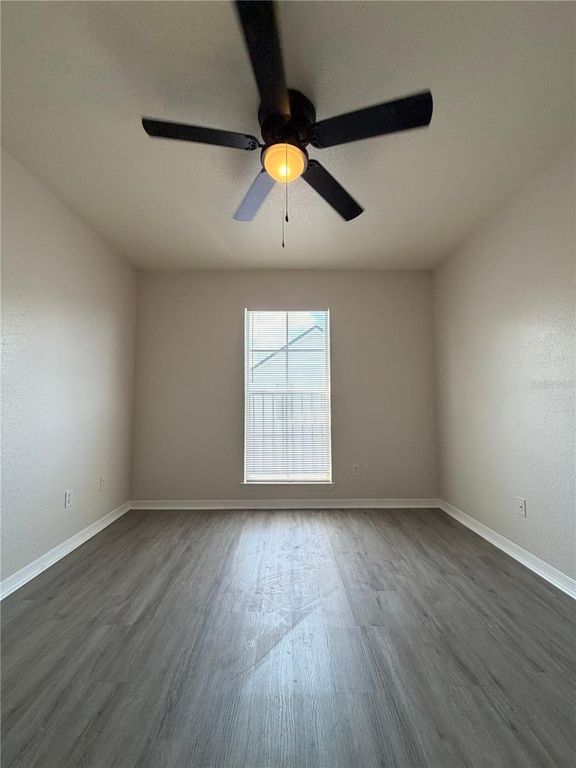 Image 14 of property listing at 4005 PALMETTO PALM COURT, Tampa, FL 33624