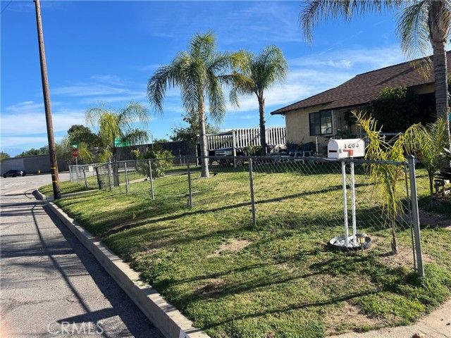1233 W Lynwood, San Bernardino, CA 92405