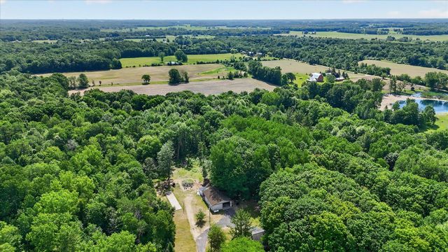 10260 N Ferris Road, Seville Twp, MI 48877