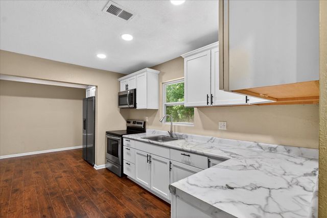 10260 N Ferris Road, Seville Twp, MI 48877