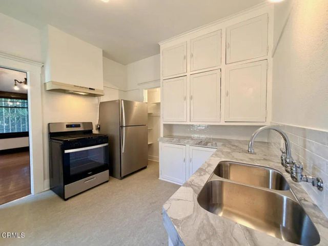 1614 Golden Gate Avenue, Los Angeles, CA 90026
