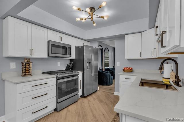 3160 Woods Circle, Detroit, MI 48207