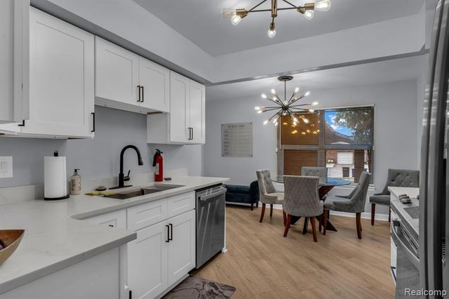 3160 Woods Circle, Detroit, MI 48207