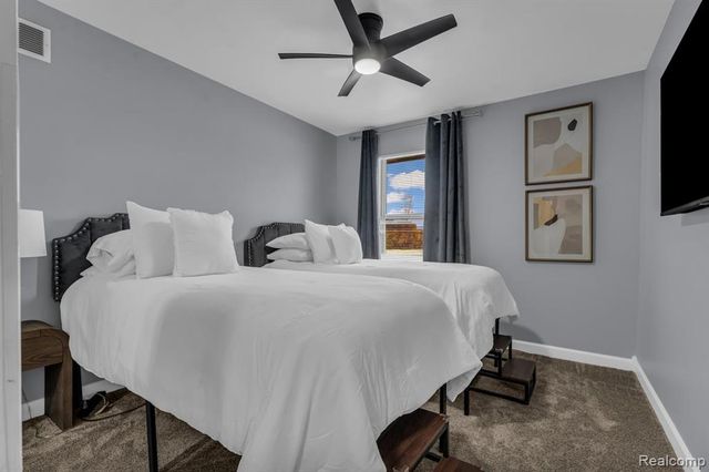 3160 Woods Circle, Detroit, MI 48207