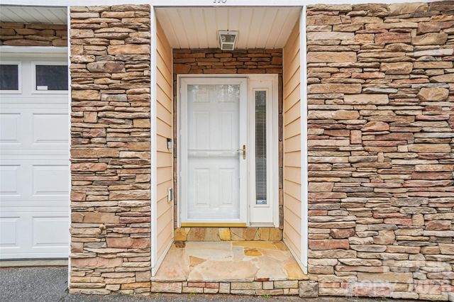 116 Dalya Road, Swannanoa, NC 28778