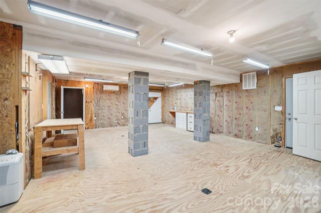 116 Dalya Road, Swannanoa, NC 28778