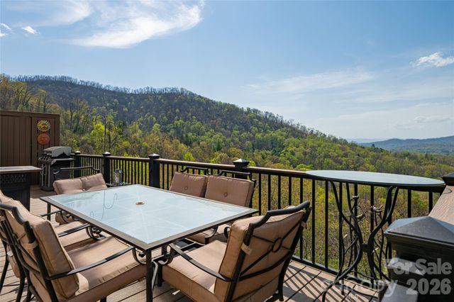 116 Dalya Road, Swannanoa, NC 28778