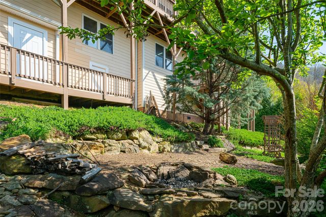 116 Dalya Road, Swannanoa, NC 28778