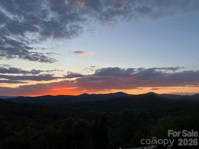 116 Dalya Road, Swannanoa, NC 28778