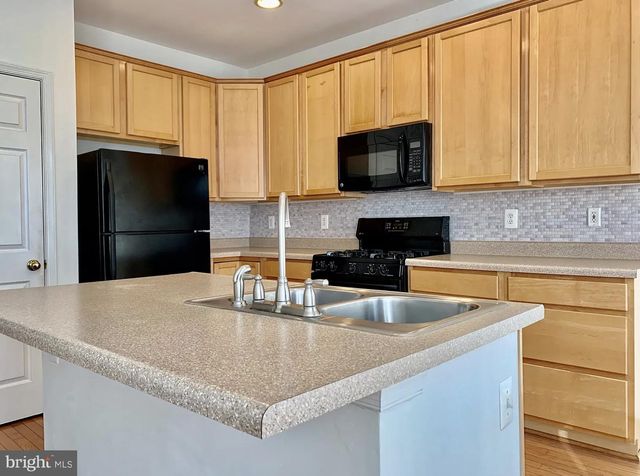 410 REDLAND BLVD, Rockville, MD 20850