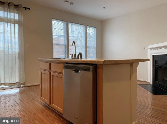 410 REDLAND BLVD, Rockville, MD 20850