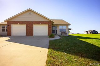 10962 Kentfield Drive, Lebanon, IL 62254