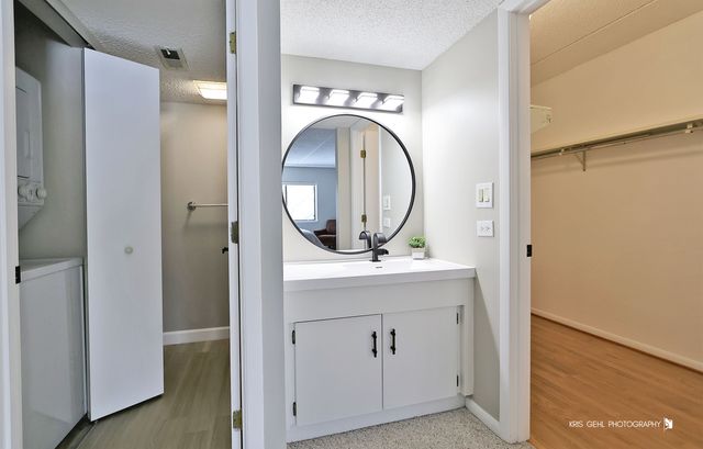 920 Vose Drive 208, Gurnee, IL 60031