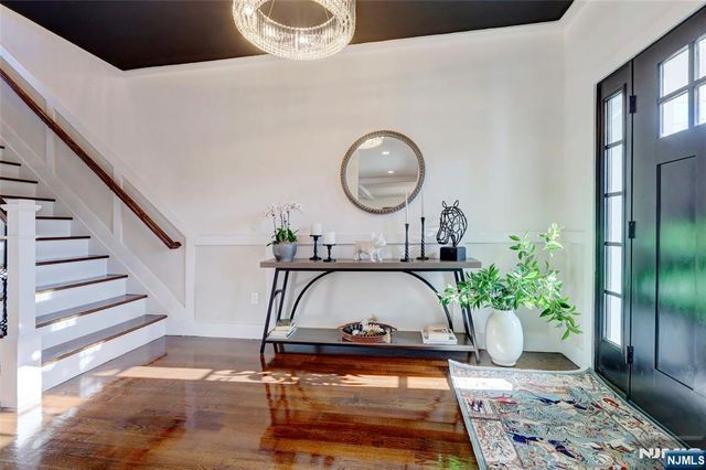 2 Bona Court, Park Ridge, NJ 07656