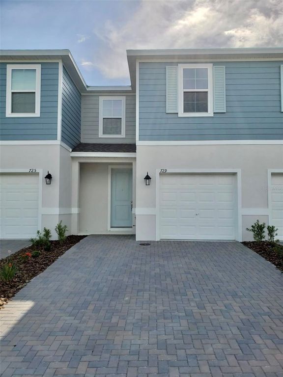 729 MAPLE OAK DRIVE, Deland, FL 32720