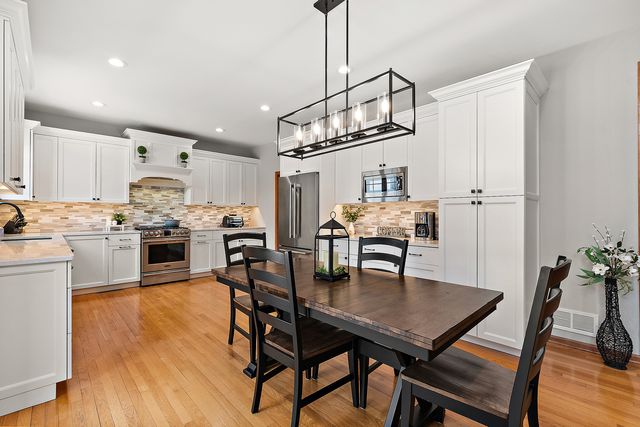 17133 Kerry Avenue, Orland Park, IL 60467