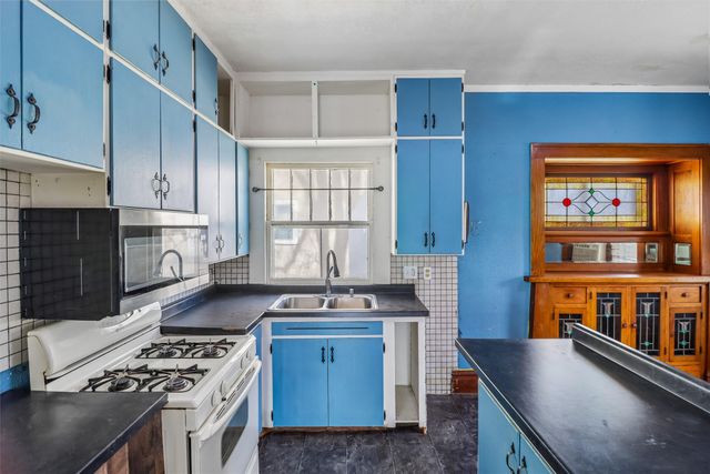 1700 E 14th Street, Des Moines, IA 50316